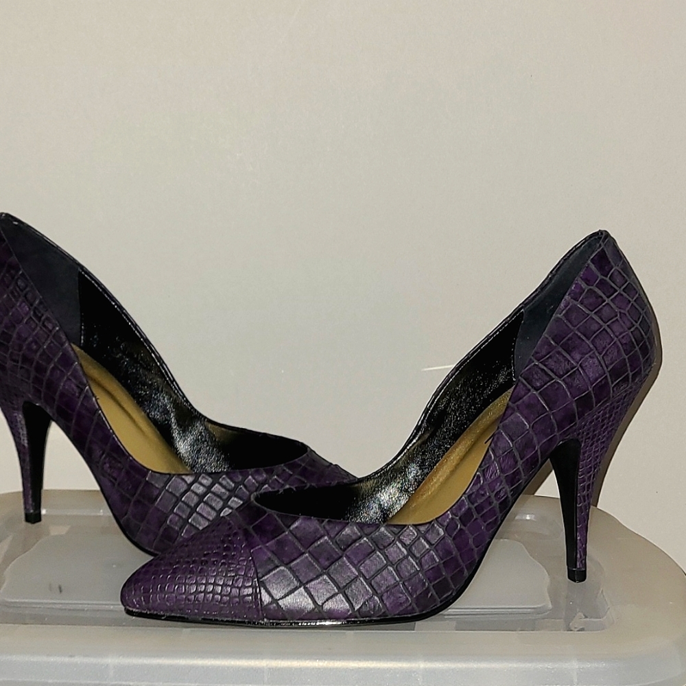 8.5 Purple Snakeskin Pimento Heels